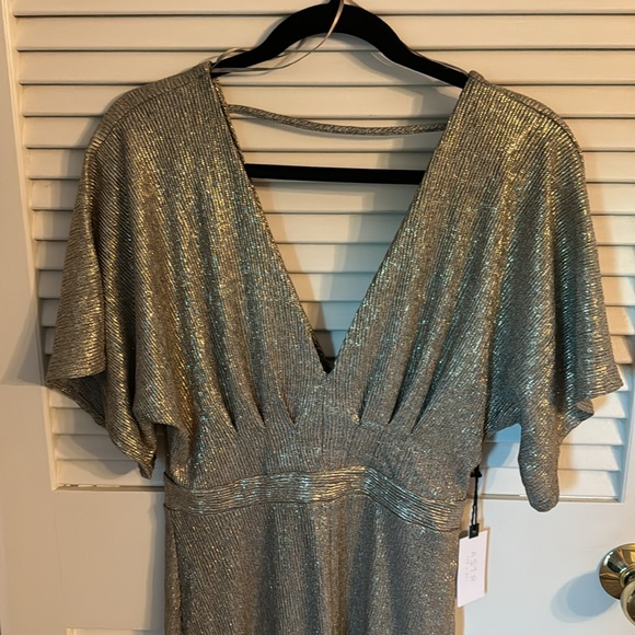 NWT!! ASTR the Lablel Gold Dress - Picture 5 of 10
